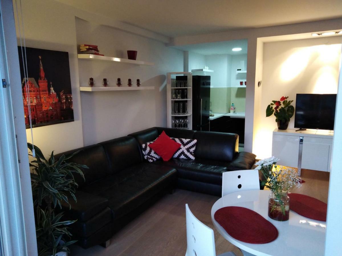 Red Lux Apartment บุดวา ภายนอก รูปภาพ